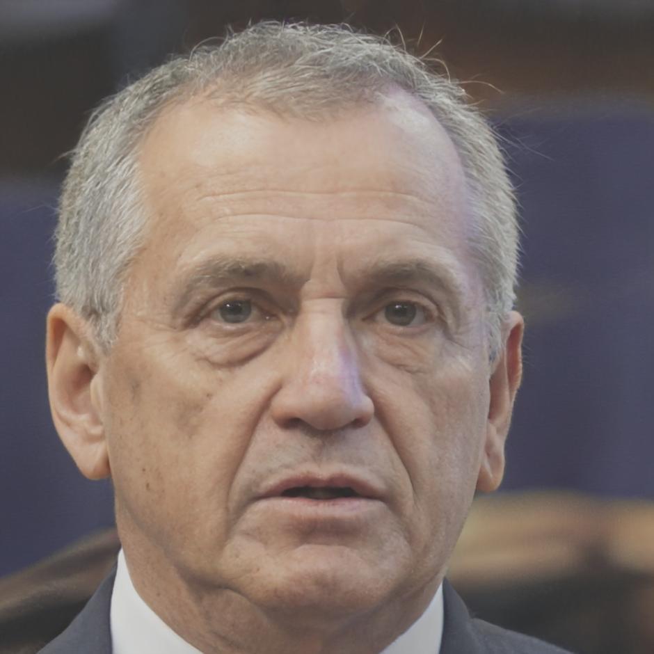 Fitness tracking app performance improvements and battery optimization